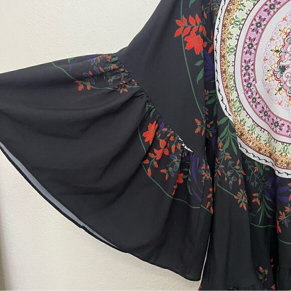 Umgee Oversized Medallion Floral V-Neck Ruffled Sleeves Tunic Women’s Medium - Picture 4 of 12